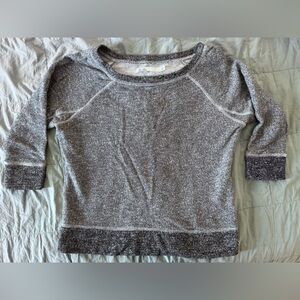 Hi-Line Women's Gray 3/4 Sleeve Sweater. XS